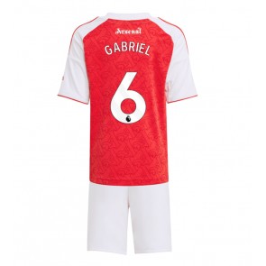 Arsenal Gabriel Magalhaes #6 Hemmatröja Barn 2025-26 Kortärmad (+ Korta byxor)