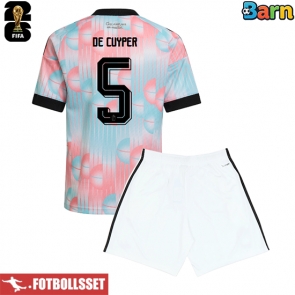 Belgien Maxim De Cuyper #5 Bortatröja Barn VM 2026 Kortärmad (+ Korta byxor)