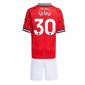 Manchester United Benjamin Sesko #30 Hemmatröja Barn 2025-26 Kortärmad (+ Korta byxor)