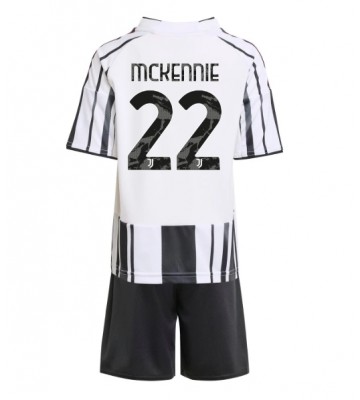 Juventus Weston McKennie #22 Hemmatröja Barn 2025-26 Kortärmad (+ Korta byxor)