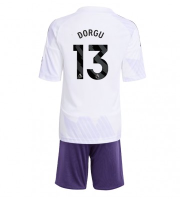 Manchester United Patrick Dorgu #13 Bortatröja Barn 2025-26 Kortärmad (+ Korta byxor)