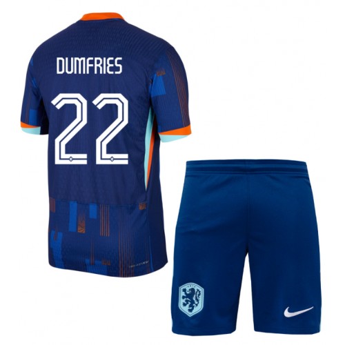 Nederländerna Denzel Dumfries #22 Bortatröja Barn EM 2024 Kortärmad (+ Korta byxor)