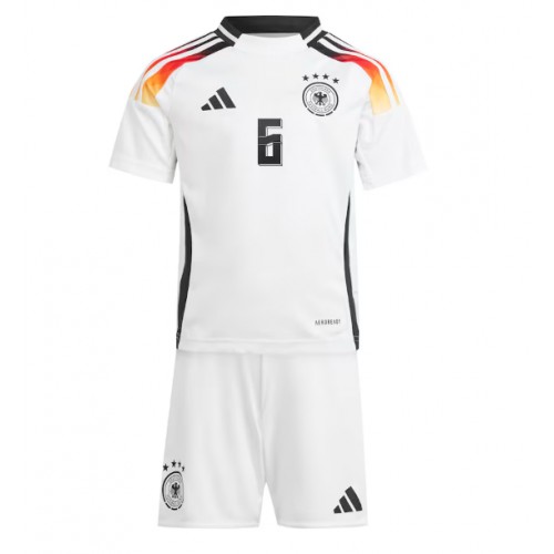 Tyskland Joshua Kimmich #6 Hemmatröja Barn EM 2024 Kortärmad (+ Korta byxor) Tyskland Joshua Kimmich #6 Hemmatröja Barn EM 2024 Kortärmad (+ Korta byxor)